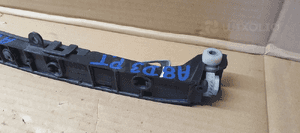 Ślizg zderzaka prawy tył tylny Audi A8 D3 4E0809682B 4E0810916B 4E0809916B 4