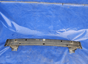 Toyota VERSO 09-18 belka wzmocnienie 1