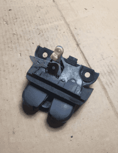 ZAMEK KLAPY AUDI A6 C5 Avant 4B9877505M 1