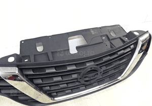 Nissan NV300 grill atrapa nissan grill atrapa 3