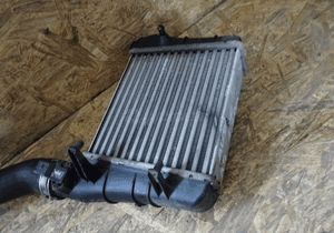 Intercooler audi A4 B7 2.0 8E0145805AA lewy 3