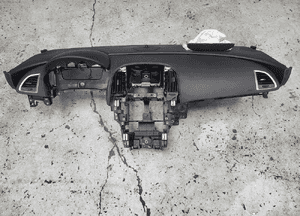 DESKA ROZDZIELCZA KONSOLA wystrzelona Opel Astra 4 IV J 09- EU 2