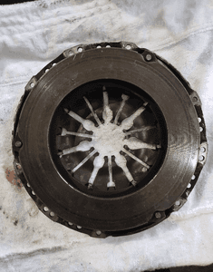 docisk sprzęgła qashqai 1.5 dci 2
