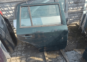 drzwi prawe tył golf 4