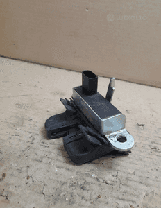 Zamek klapy bagażnika seat ibiza iv 6J3827505 3