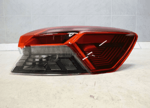 Audi Q4 e-tron lampa prawy tył tylna nowa 4