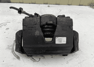 Zacisk lewy przód audi A7 32348421A 1