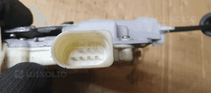 Zamek drzwi lewy tył tylny VW Passat B6 3C4839015A 4