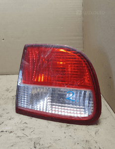 Lampa prawa tylna w klapie seat leon i 1