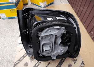 Jeep renegade 14- lampa tylna prawa oryginał 2