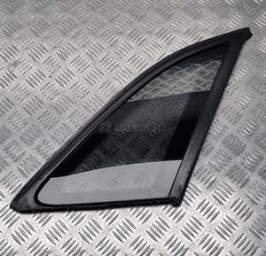 Audi Q3 8U szyba karoseryjna prawy tył 8U0845300 2