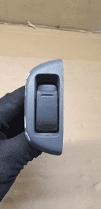 Przełącznik szyby prawy przód pasażera Toyota Aygo  84810-0H010 74231-0H010 1