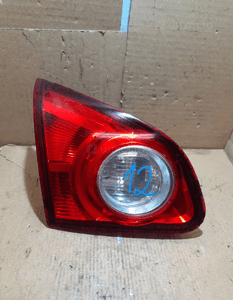 nissan qashqai 06-10 lewa tylna tył lewy lampa klapy bagażnika 1