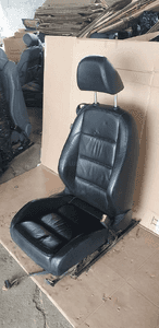 Fotel pasażera prawy przód czarna skóra VW Golf V 5