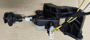 Mercedes W169 A zamek wlewu paliwa 2