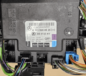Mercedes W169 A moduł sterownik drzwi przód prawy  lewy A 1698204526 1