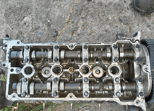 Mazda 323 323f BJ 98-03 1.5 1.5 16V  ZL  Głowica Silnika z wałki 1