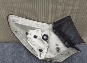 Opel astra j hb lampa tył tylna prawa 4