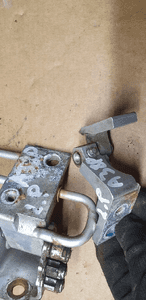 Zawias zawiasy drzwi lewy przód para Audi A3 8P 8E0831411B 4