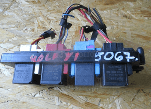 SKRZYNKA BEZPIECZNIKÓW MODUŁ VW GOLF VI 2.0 TDI 1K2937503B 1