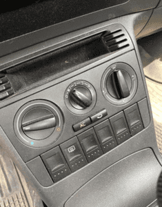 Volkswagen POLO 6N konsola kokpit panel klimatyzacji 4