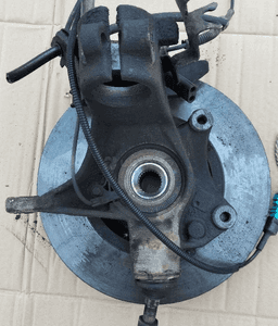 Citroen C5 I II 1.6 1.8 2.0 16V  zwrotnica piasta przednia  przód prawa lewa 1