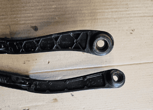 Renault Koleos I ramię wycieraczek przód przednich prawe lewe 4