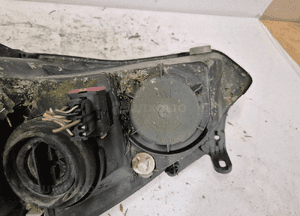 * LAMPA PRZEDNIA PRAWA PRZÓD PRAWO OPEL CORSA C 10