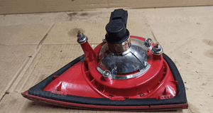Lampa prawy tył w klapę vw golf v nr 1K6945094F 3