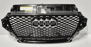 Grill atrapa audi RS3 lift 8V4853653 quattro 3