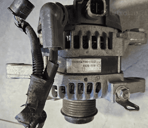 Toyota Avensis T27 Auris Verso  1.6 1.8 Valvematic  alternator 27060-0T051 7