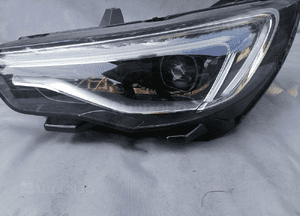 Lampa lewa reflektor Opel Grandland X YP00016180 2