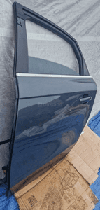 Audi A4 B8 Sedan Drzwi lewe tylne LZ7H w kolor kompletne 3
