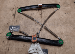 Podnosnik 8P4837462A Szyby Prawy Przod Mechanizm Szyby Przedniej AUDI A3 8P 2