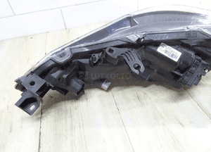 LAMPA prawa przód COROLLA E21 SEDAN 81110-02T31 6