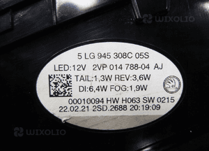 Skoda enyaq iv lampa prawy tył tylna led w klapę 14