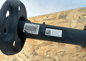 VOLKSWAGEN GOLF V Zwrotnica Amortyzator R - 16523 3