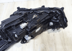 Lampa prawy przód toyota highlander 10000-8a06k 12