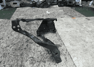 Mercedes 212 lift okular lewy przedni 2