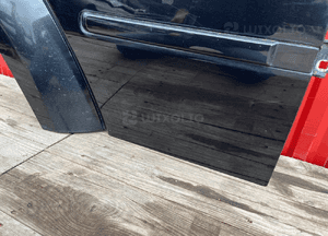 Dodge nitro drzwi prawy tył oryginał ładne w kolor 13