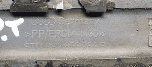 Listwa błotnika prawy tył tylna prawa Audi A3 8P 3D 8P3853984B 4