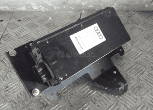 Wzmacniacz fabryczny 8H0035223 audi A4 B6 1