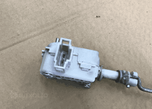 Siłownik klapki wlewu Vw Golf 4 IV 97-06r 1J6810773A 4