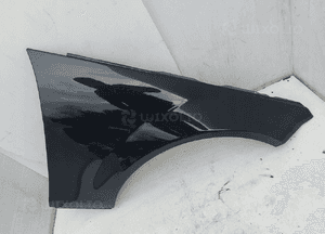 Błotnik prawy przód mercedes W204 lift 8