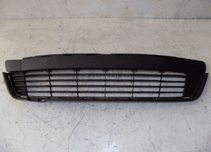 Toyota yaris iii 2011-2013 kratka środkowa zderzaka 2