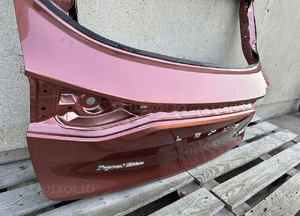 Klapa bagaznika tyl tylna lexus lbx 2023- bardzo ladna 4