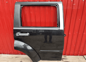 Dodge nitro drzwi prawy tył oryginał ładne w kolor 8