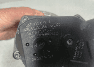 Audi A4 B8 2.0TFSI przepustnica powietrza 06F133062J 2