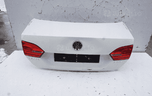 Klapa bagażnika tył vw jetta A6 vi LB9A bez lamp 1