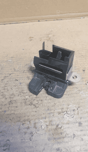 zamek klapy tylnej passat b6 kombi 1k6 827 505 3